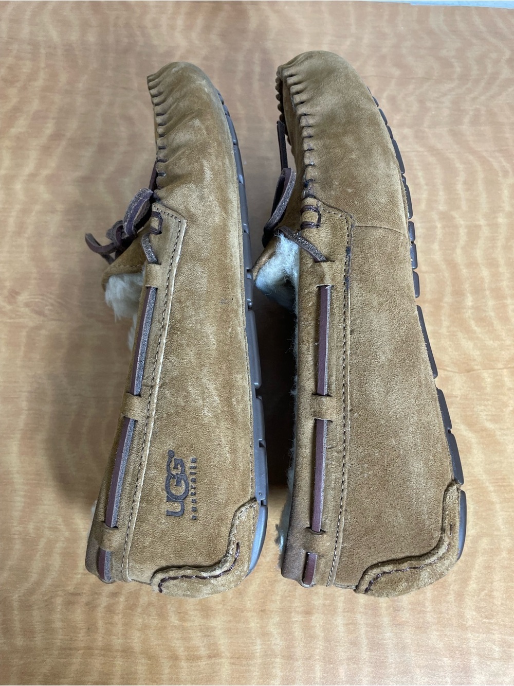 UGG Women's Dakota Slipper - Picture 9 of 10
